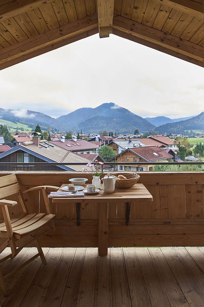 Balkon unter dem Dachfirst mit Bergblick in Ferienwohnung "Gipfel" Reit im Winkl