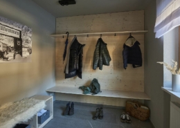Garderobe für Gäste im Eingangsbereich von Ferienhaus Ahorn7 Reit im Winkl