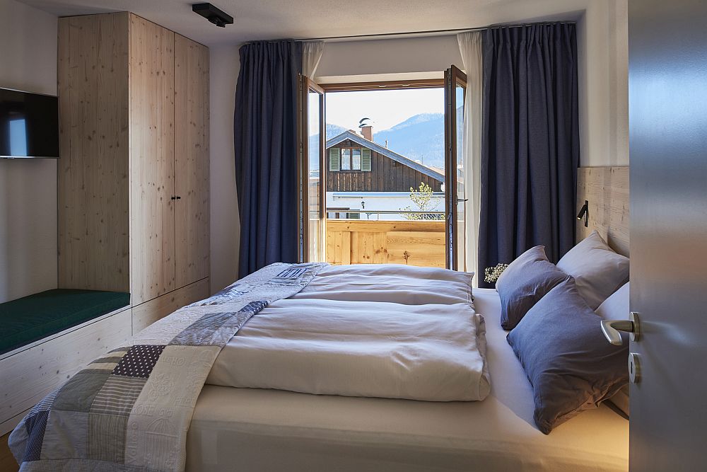 Blick von Schlafzimmer auf Balkon in Ferienwohnung "Wald" Reit im Winkl